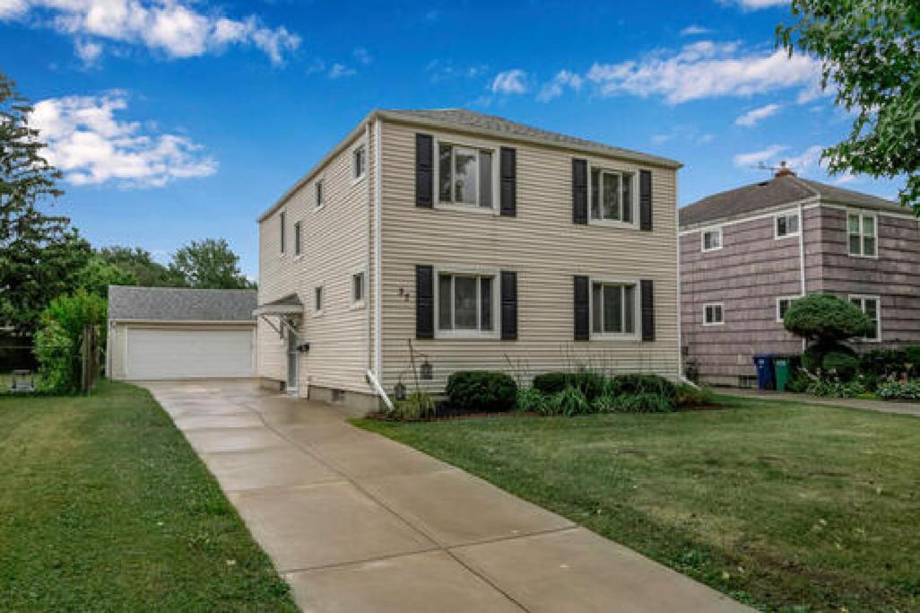 Gorgeous 2 Queen Bedroom Lower Apartment In North Buffalo With Free Driveway Parking Exterior photo