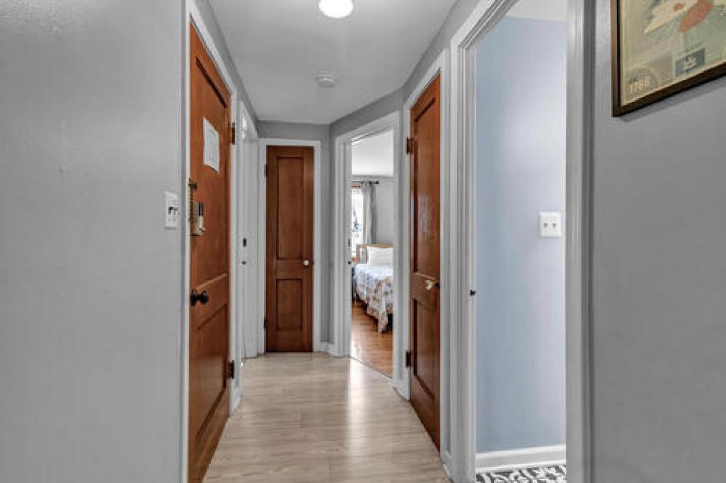 Gorgeous 2 Queen Bedroom Lower Apartment In North Buffalo With Free Driveway Parking Exterior photo